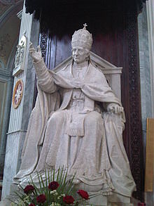 Statua di Leone XIII nella Chiesa Collegiata di Carpineto Romano. 