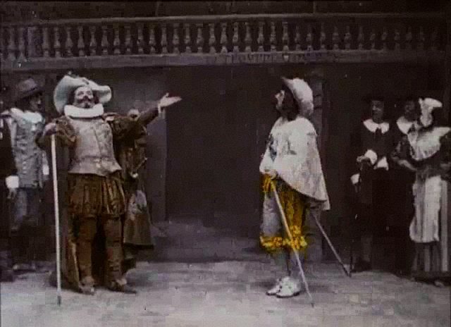 Benoît-Constant Coquelin (a sinistra) nel Cyrano de Bergerac (film 1900)
